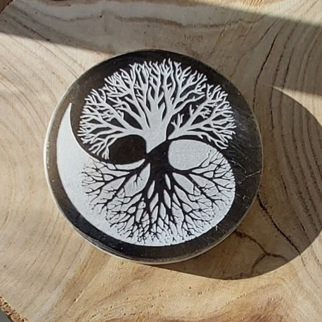 Plaque de selenite en motif yin-yang arbre de vie en noir et blanc diamètre 10cm, Store-mj