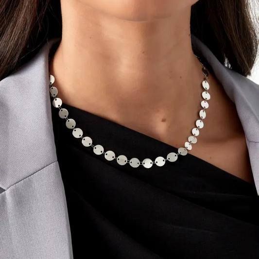 Collier simple en forme de pièce de monnaie, existe en couleur or et argent. Matière acier inoxydable, Store-mj